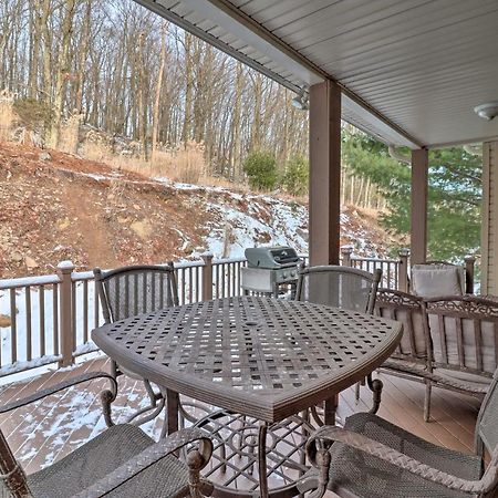 Lake Harmony Home With Hot Tub Less Than Half Mi To Ski! Exterior photo
